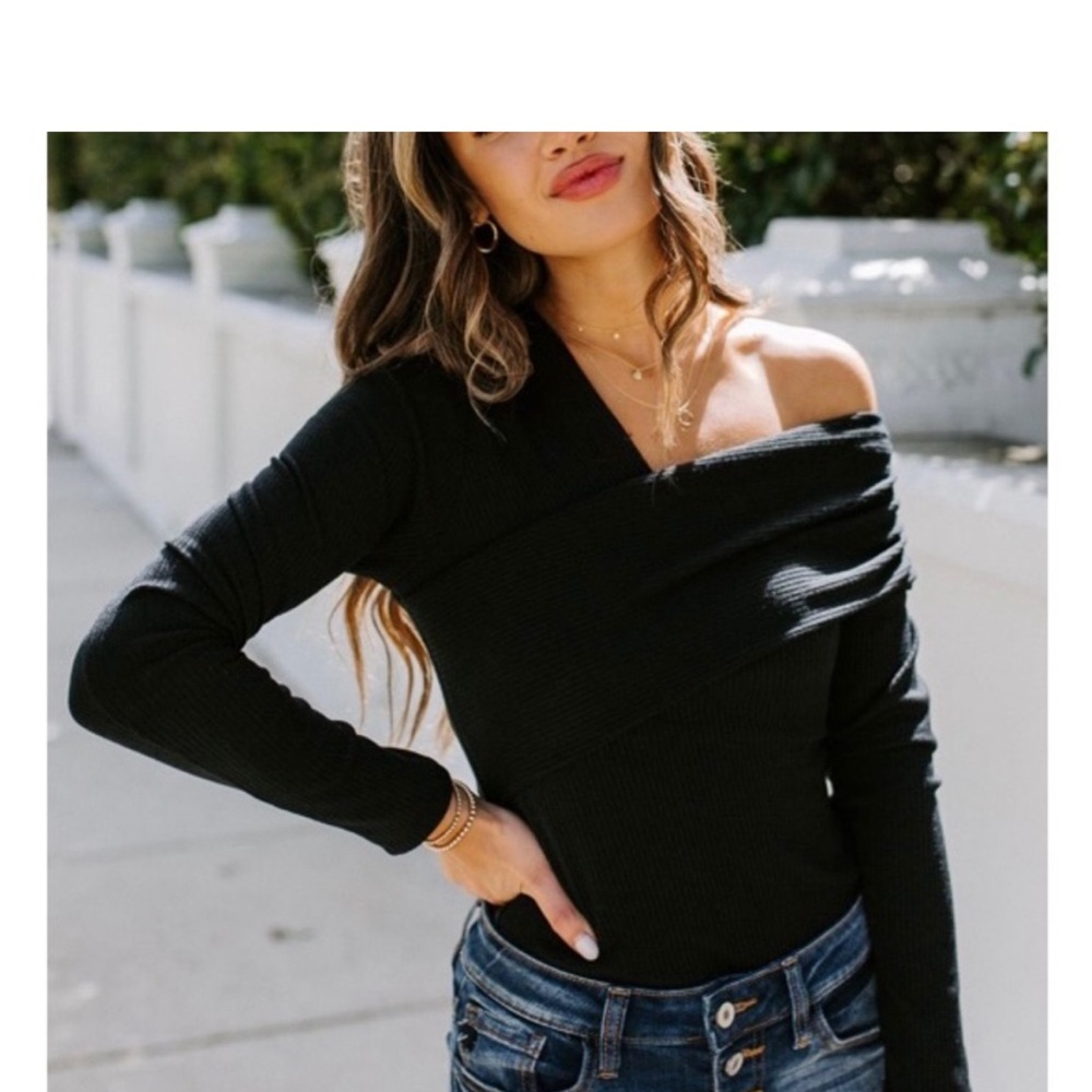 Vici Off-Shoulder Black Ribbed Long Sleeve Top